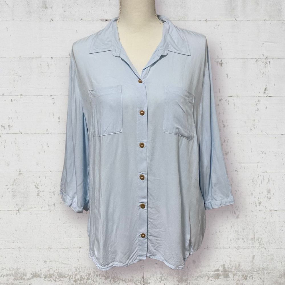 COLLECTION L | Light Blue Collared Button Down 3/4 Sleeve Thin Blouse Size 14